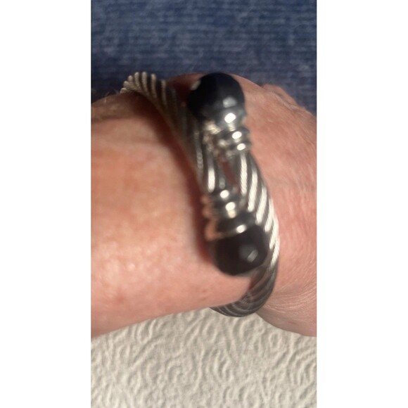 MACY'S Designer Stainless Steel & Onyx Cable bracelet - Picture 4 of 6